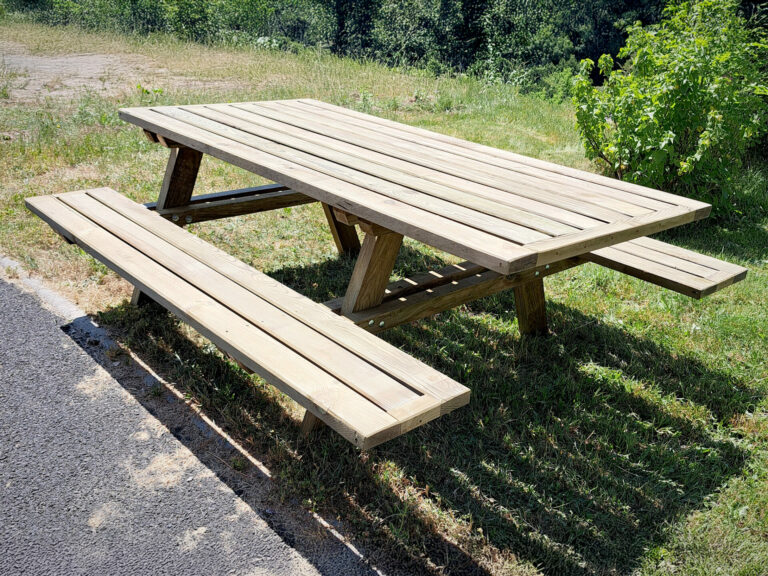 Lire la suite à propos de l’article Déclinaison de notre table de pique-nique en version PMR